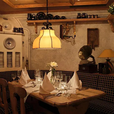 Restaurant Burg-klause 호텔 버그아프페마른